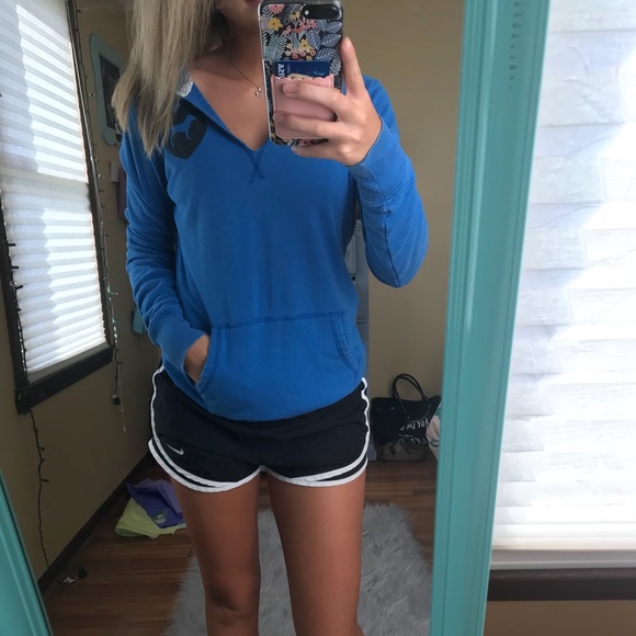 sweatshirt - Picture 2 of 4